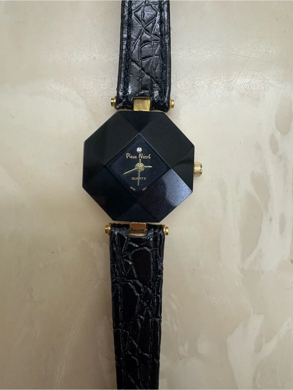 Vintage Elegant Black Faceted Women's Watch with Gold Accents